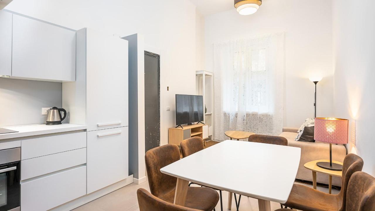 Classbnb - Due Moderni Appartamenti A 1Km Dall'Arco Della Pace Milão Exterior foto