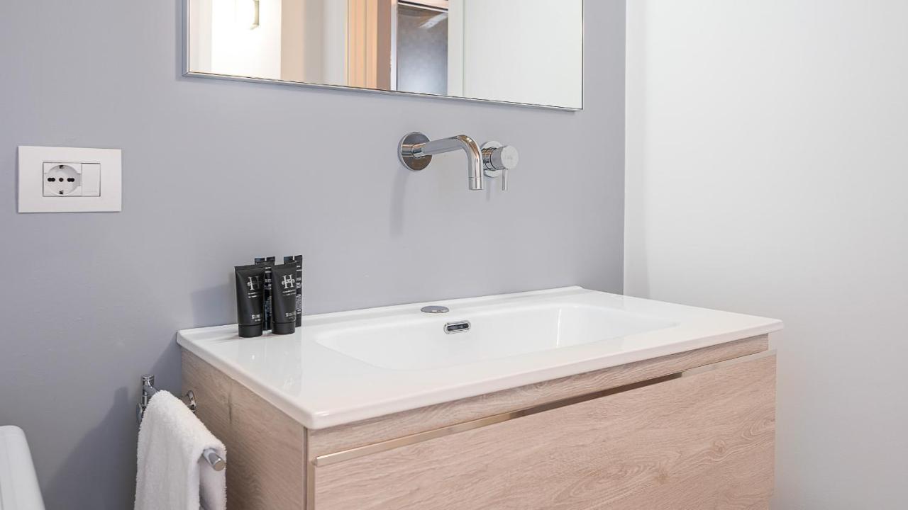 Classbnb - Due Moderni Appartamenti A 1Km Dall'Arco Della Pace Milão Exterior foto