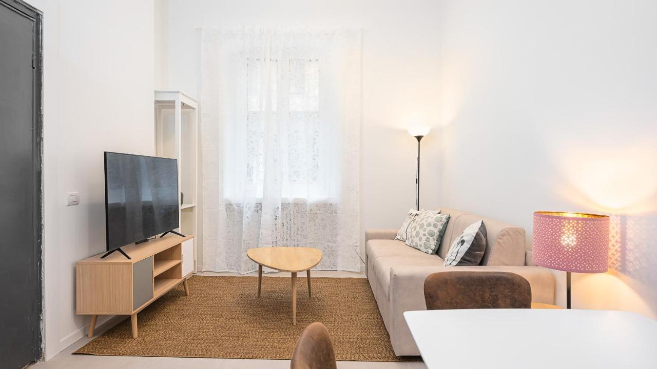 Classbnb - Due Moderni Appartamenti A 1Km Dall'Arco Della Pace Milão Exterior foto